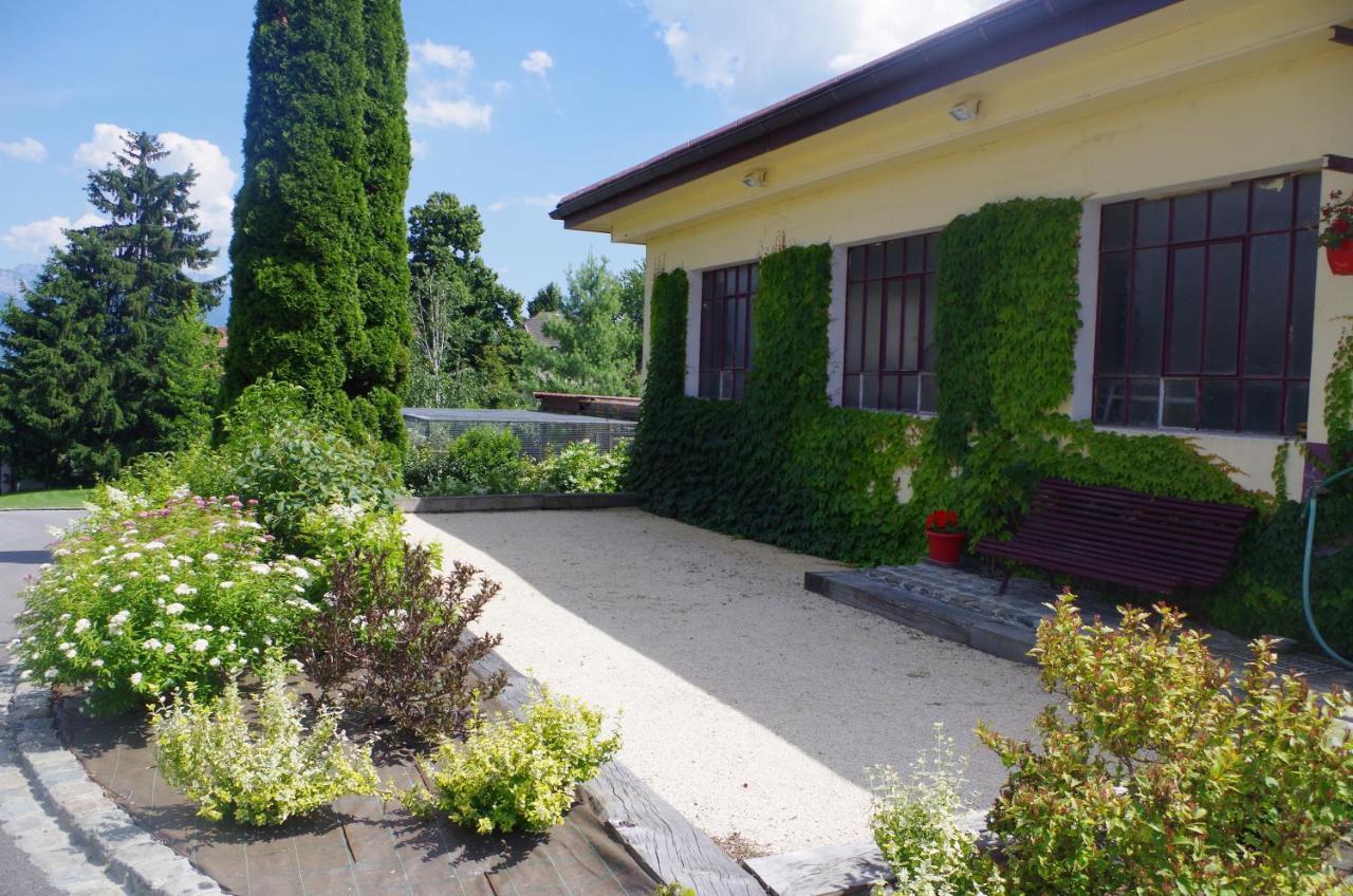Le Paon Bleu Annecy Poisy Bed and Breakfast Eksteriør billede