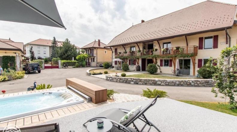 Le Paon Bleu Annecy Poisy Bed and Breakfast Eksteriør billede