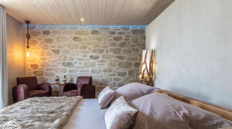 Le Paon Bleu Annecy Poisy Bed and Breakfast Eksteriør billede