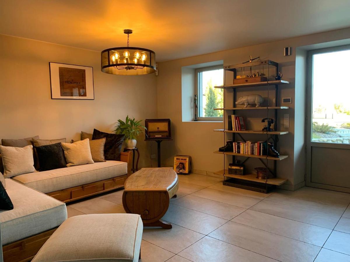 Le Paon Bleu Annecy Poisy Bed and Breakfast Eksteriør billede